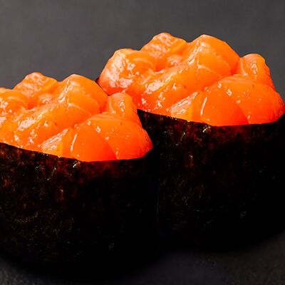 Гункан Спайси-сякев Дзиро суши-бар по цене 600 ₽