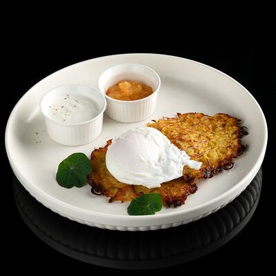 Драники картофельные с яйцом пашот и красной икрой в Западный сад ! по цене 1350 ₽