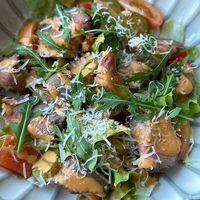 Салат с ростбифом в О2 Lounge cafe