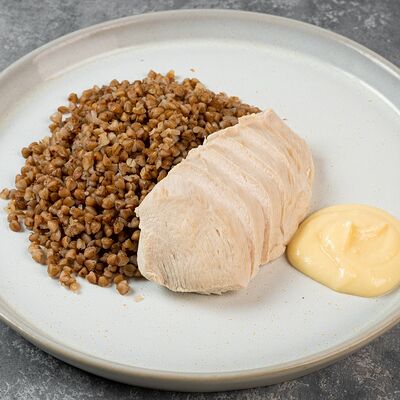 Куриная грудка с гречей в Блин да вареник по цене 350