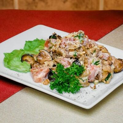 Салат Мясной с баклажанами в Пепперони по цене 510 ₽