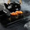 Гункан с лососем в спайси в Golden Monkey по цене 680