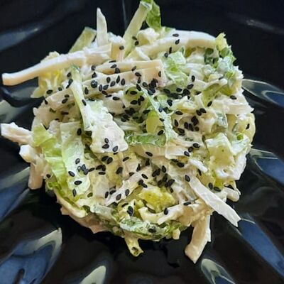 Салат с кальмаром в Карасёвня по цене 444 ₽