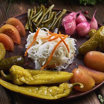 Ассорти из маринованных овощей в Кавказский аппетит по цене 560 ₽