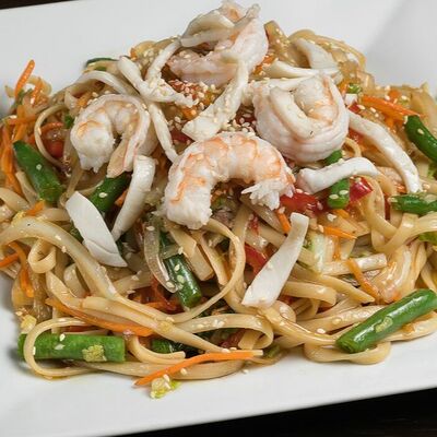 Лапша с морепродуктами в соусе терияки в MamaMai по цене 690 ₽