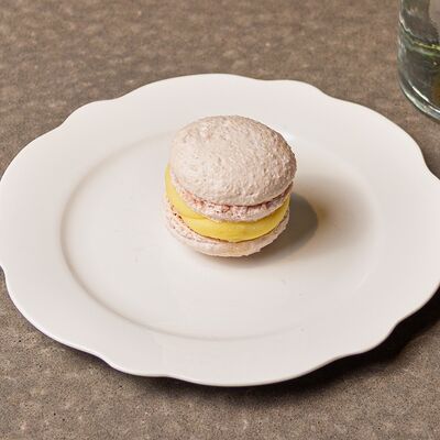 Маракуйя-горгонзола макарон в Breakfast House по цене 455 ₽