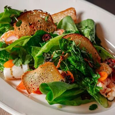 Салат с морепродуктами в Gaston по цене 1990 ₽