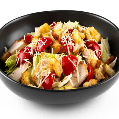 Салат Цезарь с курицей в Шашлычок по цене 340 ₽