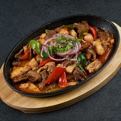 Мясо по-королевскив Чайхонa бapaкaт по цене 690 ₽