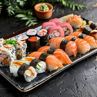 Логотип SAKURA SUSHI PREMIUM