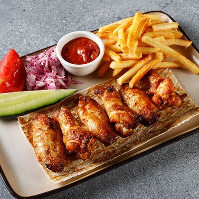 Шашлык из куриных крыльев с гарниром в Башня по цене 810 ₽