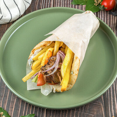 Гирос cвинoй в Солянка Крафт Бар по цене 716 ₽