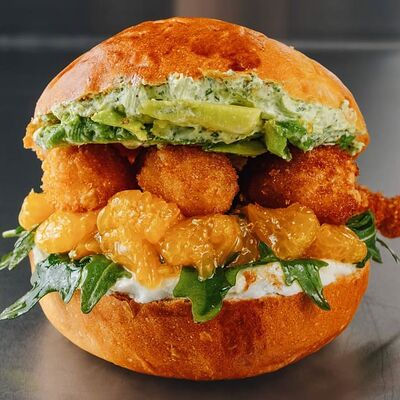 Бургер с криспи креветкой 265гр в Choppers по цене 670 ₽