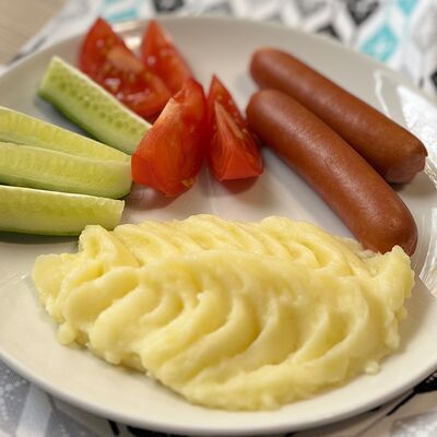 Картофельное пюре с сосисками и овощамив Хинкали Пиросмани по цене 493 ₽