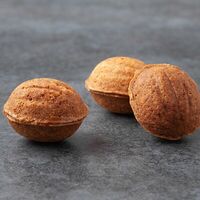 Орешки с вареной сгущенкой в БарБошко Вареничная