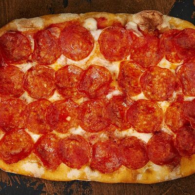 Пицца римская Пеперони в Пицца паста и баста по цене 669 ₽