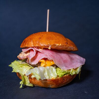 Биф хам бургер в Рога Лося по цене 360 ₽