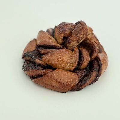 Булочка с корицейв Kofefornia по цене 324 ₽