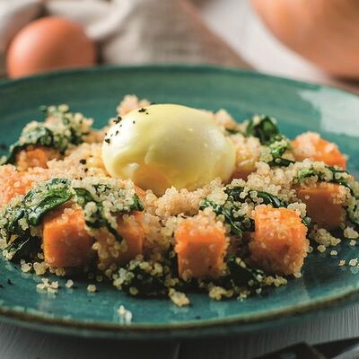 Киноа с запеченной тыквой и яйцом Бенедикт в Маймун по цене 490