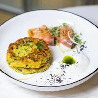 Оладьи из цукини с форелью в Saletta coffee