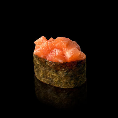 С лососем в KAWA SUSHI по цене 148 ₽