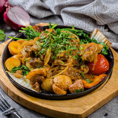 Казан-кебаб из свинины в Сахара по цене 1200 ₽