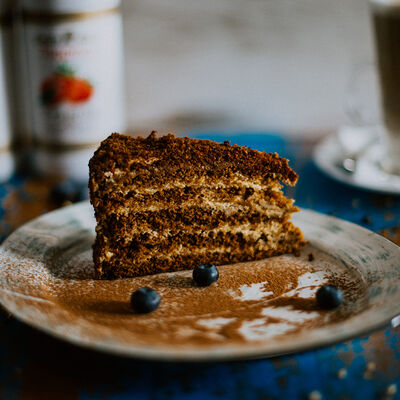 Медовик в Ресторан Мангал по цене 390 ₽