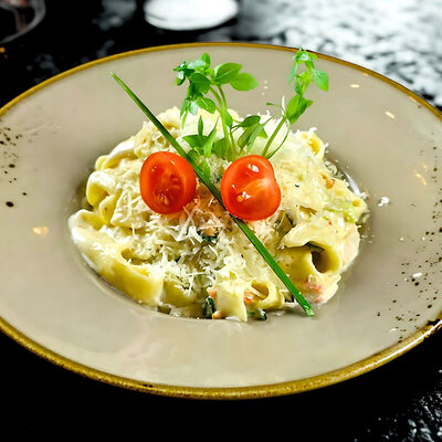 Фетучини Карбонара в сливочном соусе в Рестобар Литера по цене 550 ₽