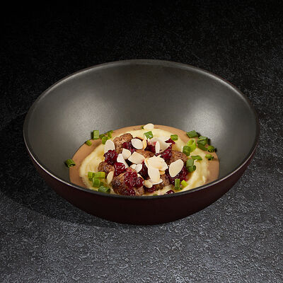 Митболы с брусничным соусом и картофельным пюре в Frank by Баста по цене 720 ₽