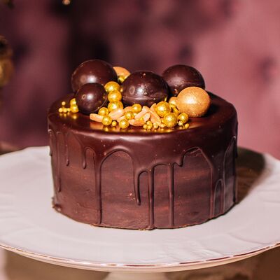 Торт Сникерс в Бисквит по цене 5480 ₽