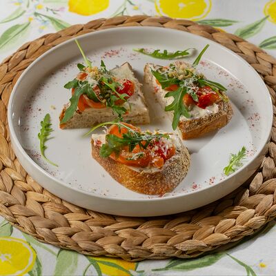 Брускетта с лососем в Моя Италия по цене 506 ₽