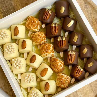 Бананы в шоколаде Версаль большие в Клубника по цене 4990 ₽