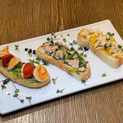 Ассорти брускетт в Марлин по цене 1790 ₽