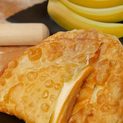 Чебурек Сгущенка+банан в Чебуречная Дайте два, пожалуйста по цене 245 ₽