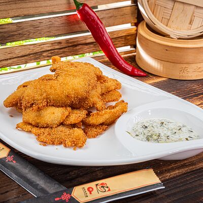 Судак хрустящий по-китайски в J.Z. Peking Duck по цене 1250 ₽