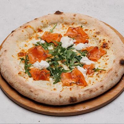 Пицца с лососем в Амстердам по цене 815 ₽