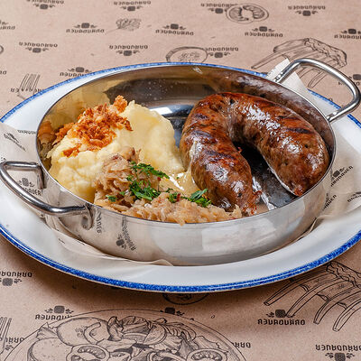 Мюнхенские колбаскив Braubauer по цене 560 ₽