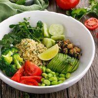 Боул с кускусом и овощами в Маймун