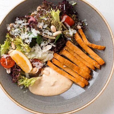 Салат с хрустящим цыпленком в Березка по цене 22 р.