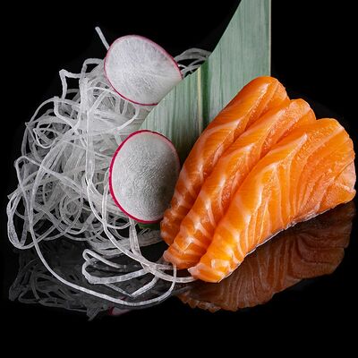 Сашими лосось в Lucky fish по цене 390 ₽
