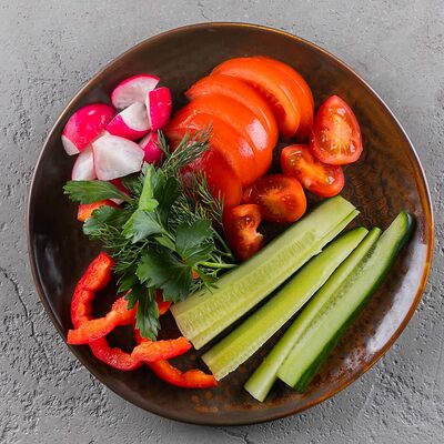 Свежие овощи и зелень в Мангал по цене 230 ₽