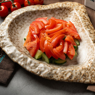 Помидоры и огурцы в Ок-сарой по цене 280 ₽