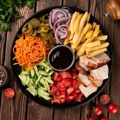 Шаверма на тарелке Барбекю в Кухня 91 по цене 564 ₽