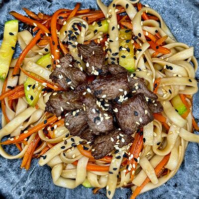 Удон с говядиной в Китайский буфет по цене 490 ₽