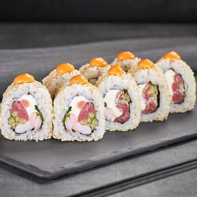Креветка с тунцом в Суши Мастер по цене 309 ₽