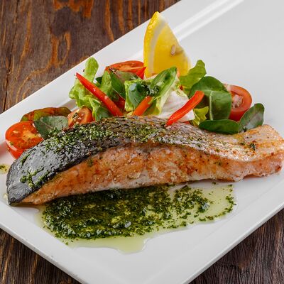 Семга паровая с зеленой фасолью и грузинским песто в У Ханумы по цене 1400 ₽