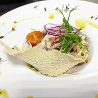 Салат с говяжьим языком и грибами в Kassa
