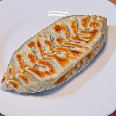 Кок-самса с сыром и помидорами в Чайхана №96 по цене 100 ₽
