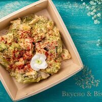 Нежная куриная грудка су-вид с грибами и брокколи в Вкусноbistro