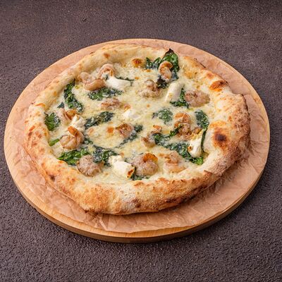 Пицца Креветки-шпинат в Cosmo пицца пучча по цене 950 ₽